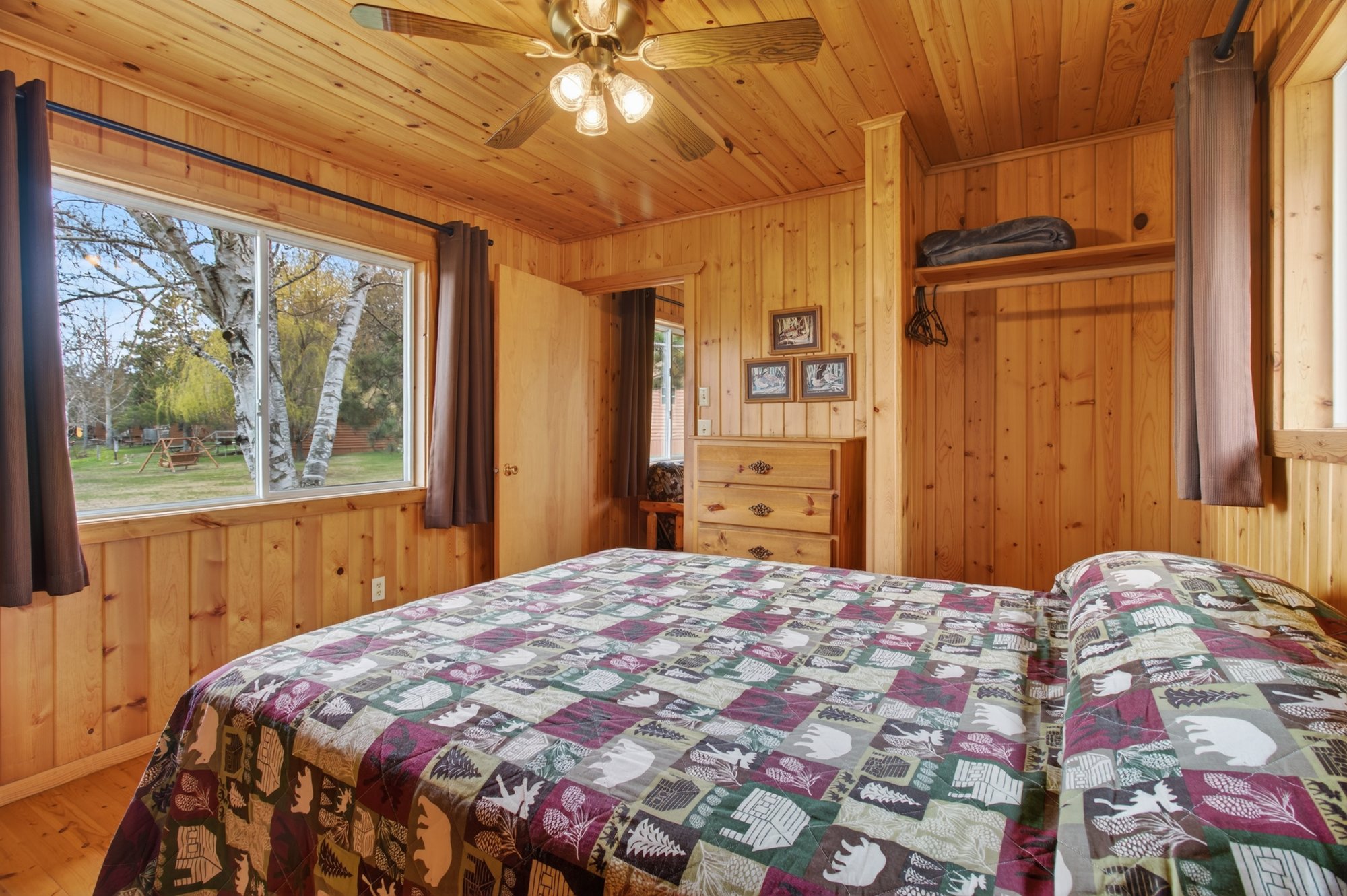 042_Cabin 10 Interior 4 (2)