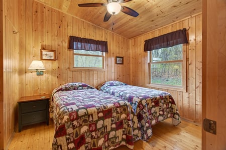 033_Cabin 9 Interior 4 (1)