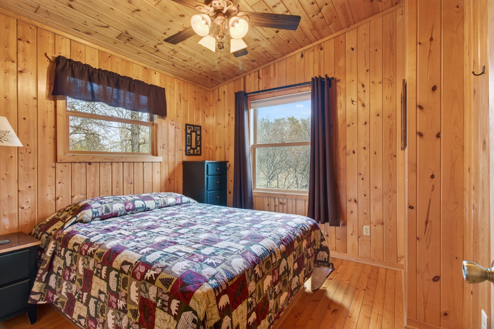 036_Cabin 9 Interior 7 (2)