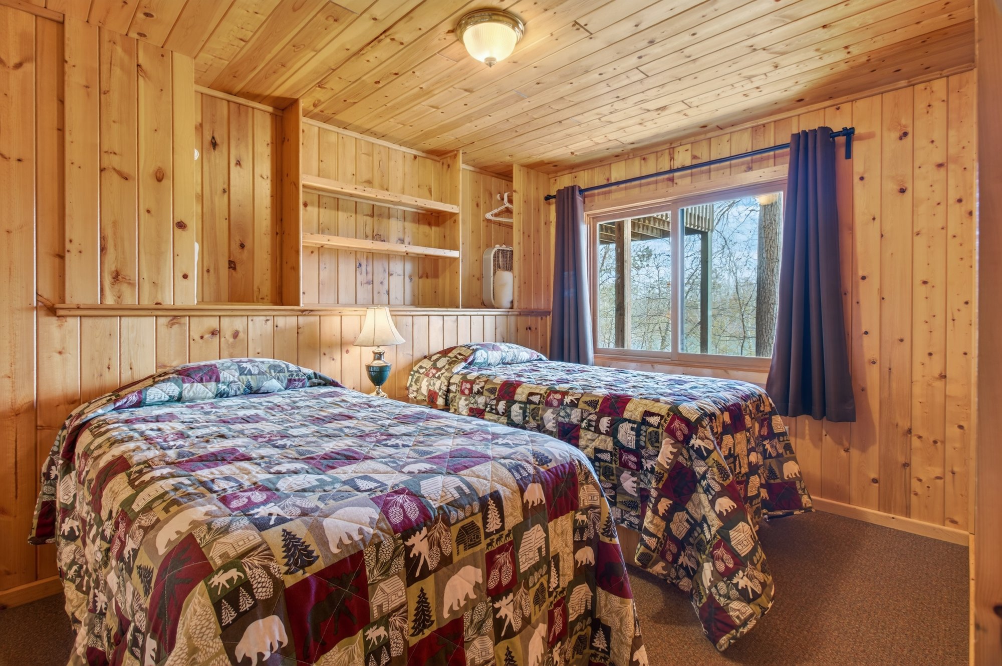 052_Cabin 12 Interior 6 (1)