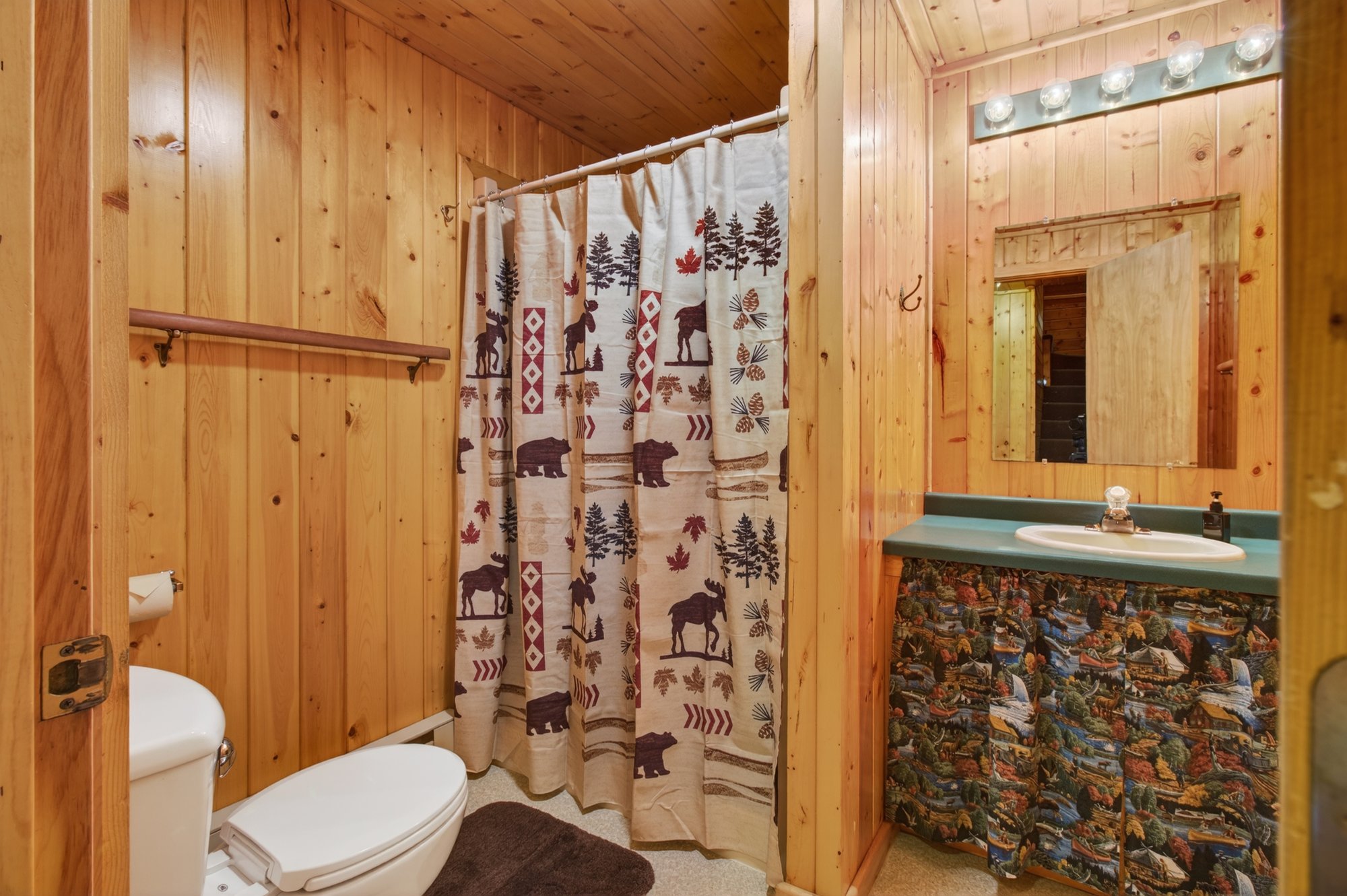 053_Cabin 12 Interior 7 (2)