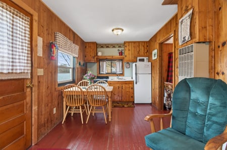 017_Cabin 7 Interior 1 (1)